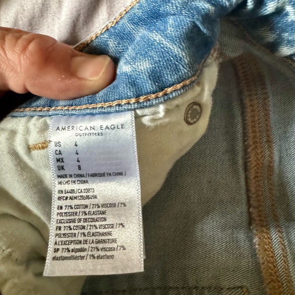 Woman’s American Eagle Shorts - Picture 5 of 5